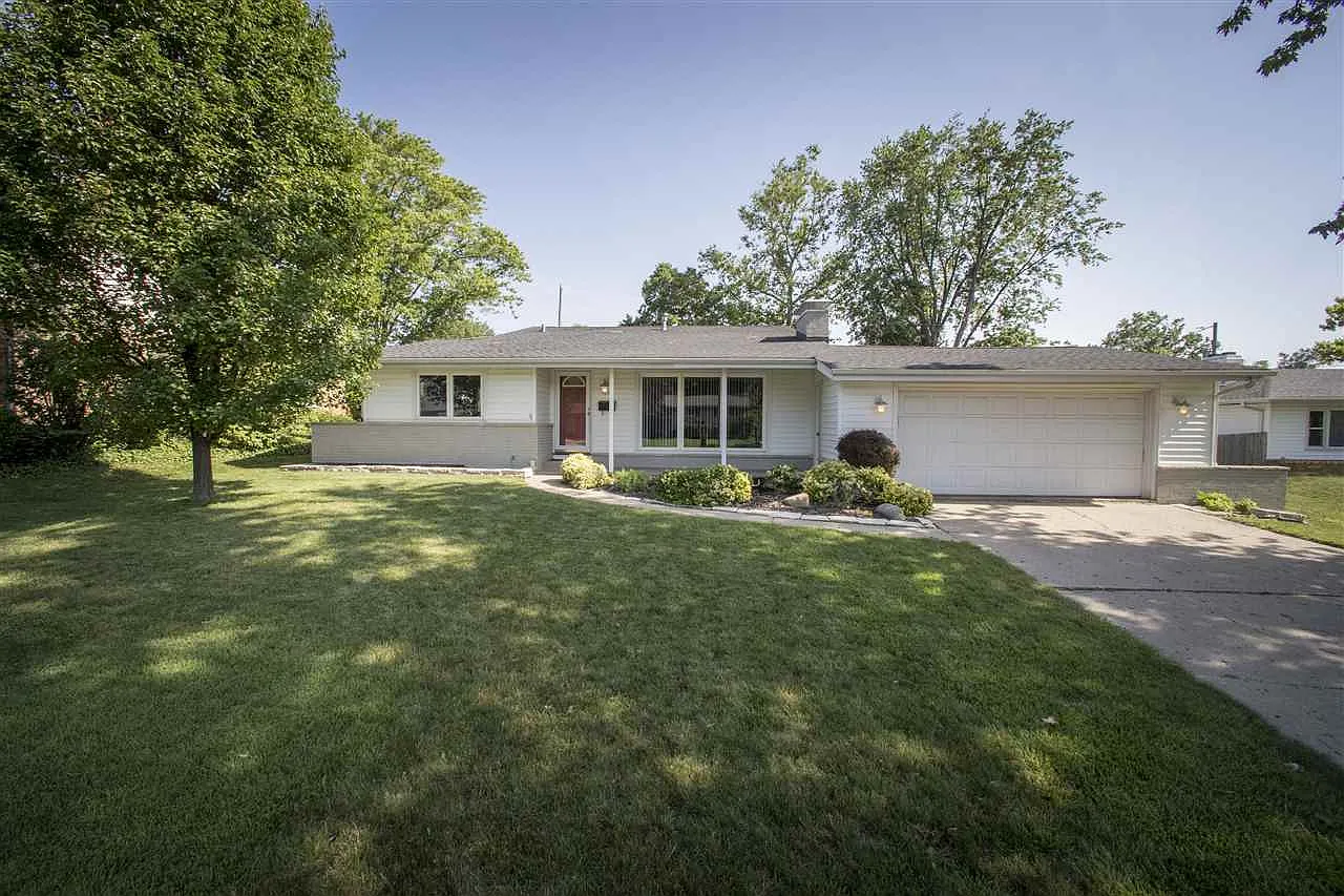 1631 W Latham Ln photo 1