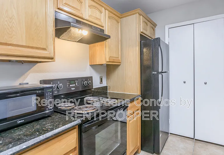 4301 Lizshire Ln #C-308 — Photo 2