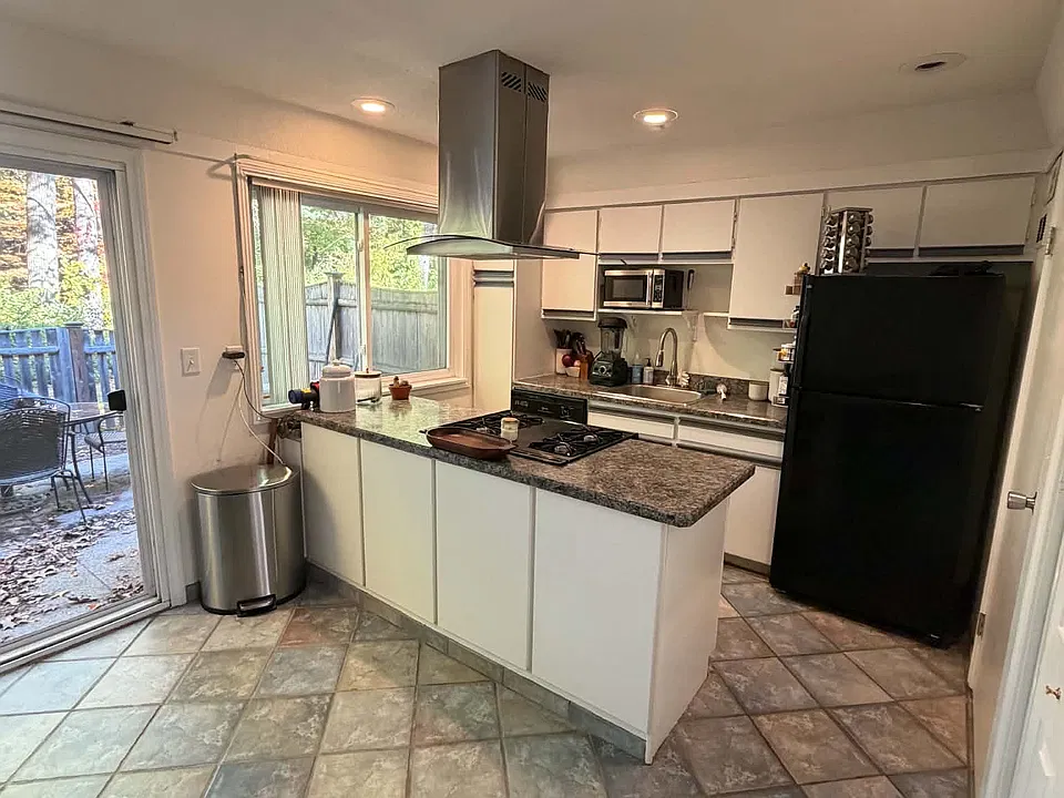 96 Yorktown Dr