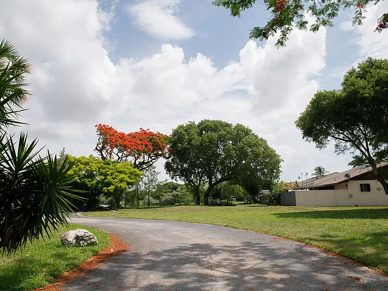 13920 SW 52nd Ln — Photo 28
