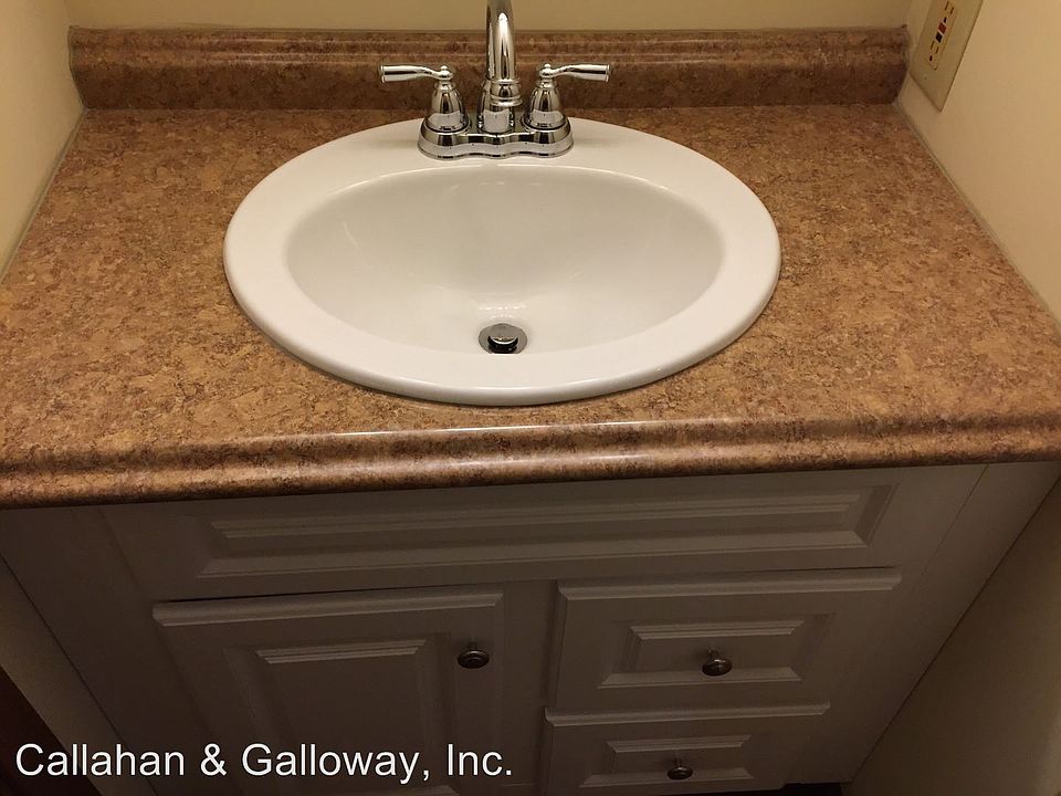 2nd image of 800 Washington Ave APT C