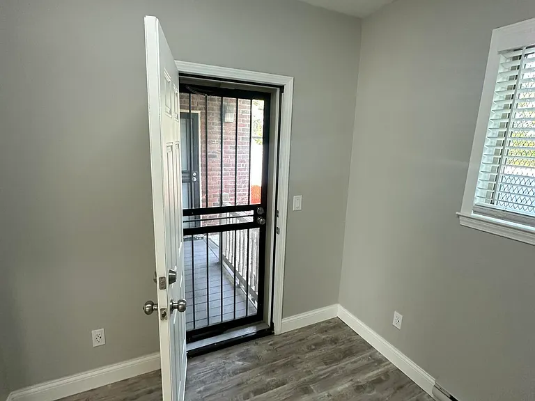 17161 Telegraph Rd — Photo 9
