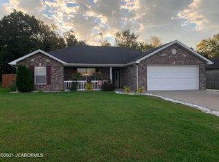 235 Brookstone Dr, Holts Summit, MO 65043