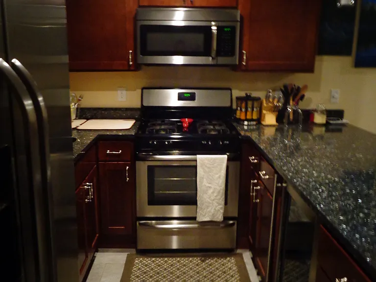 2200 Harriet — Photo 3