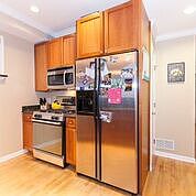 3rd image of 540 W Oakdale Ave