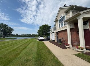 28242 Oakmonte Cir E, New Hudson, MI 48165