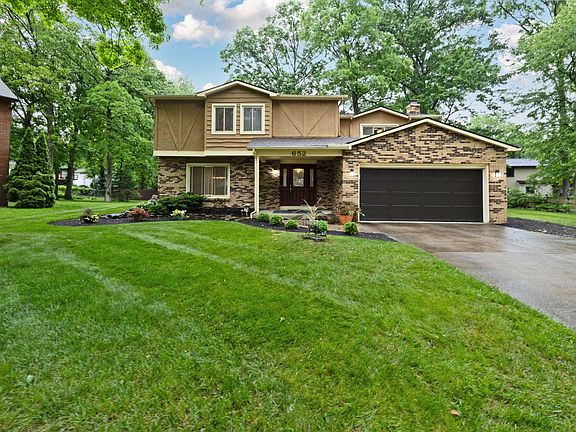 2nd image of 652 Concord Ct