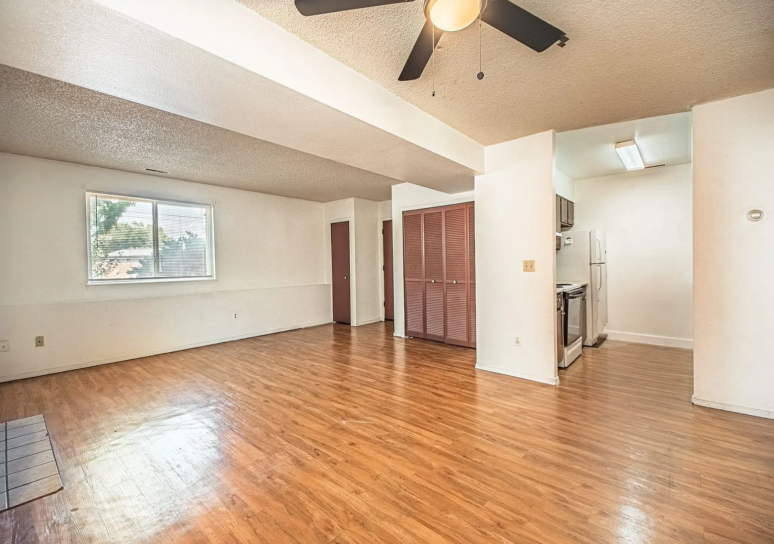 2 Bed 1 Bath Apartment — Photo 3