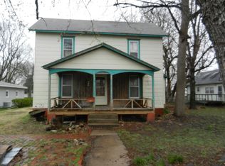 314 N Walnut St, Iola, KS 66749