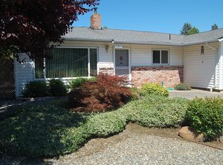 101 Hickory Dr, Rogue River, OR