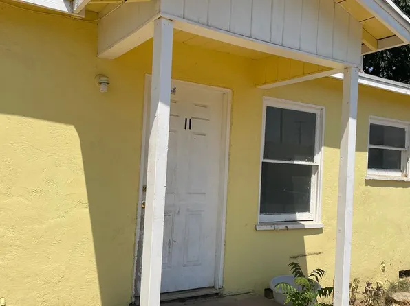 Convenient Living Awaits: Spacious Units Near Essential Amenities and Freeway Access