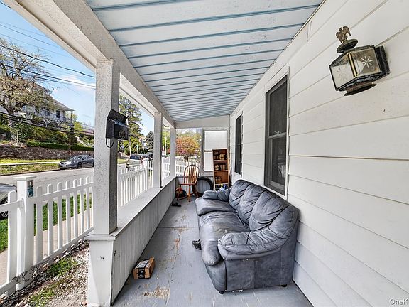 5th image of 32 Terrace Avenue
