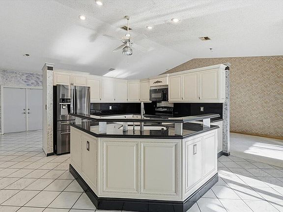 5th image of 8870 NW 49th Drive