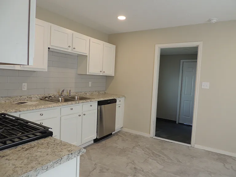 5312 W 11th Pl — Photo 8