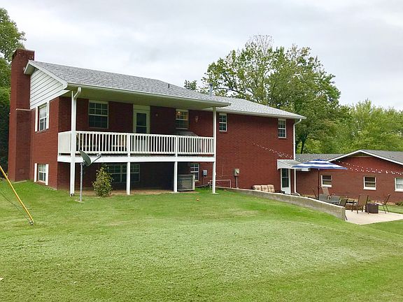 5th image of 301 Hillview St