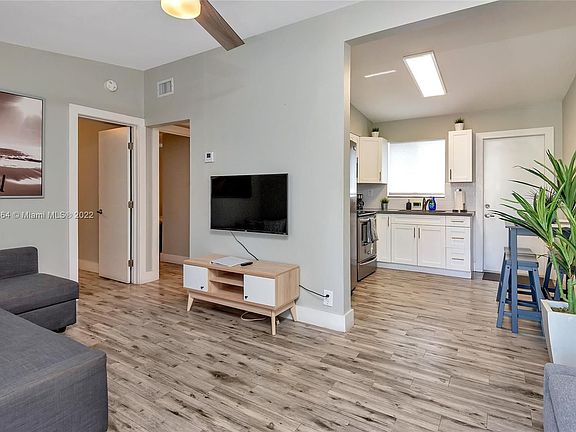5th image of 4282 NW 1st Ave #1