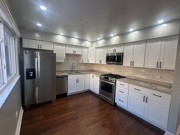 3rd image of 9485 Sumac Rd APT F