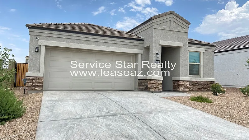 3 bed, 2.0 bath, 1372 sqft, $1,695 — Photo 2