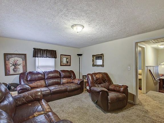 3rd image of 6137 Bluff Crest Ct