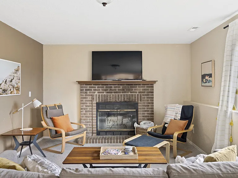 500 Trumbull Ln — Photo 22