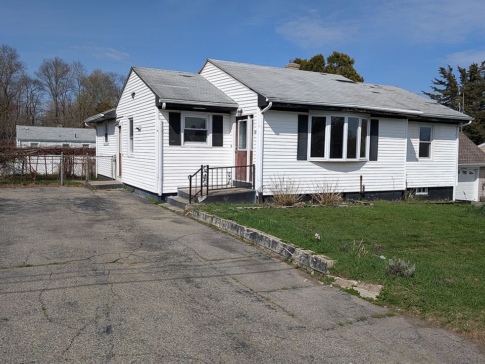 1st image of 106 Cypress Ave