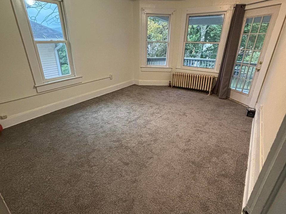 1st image of 934 Woodlawn St #2