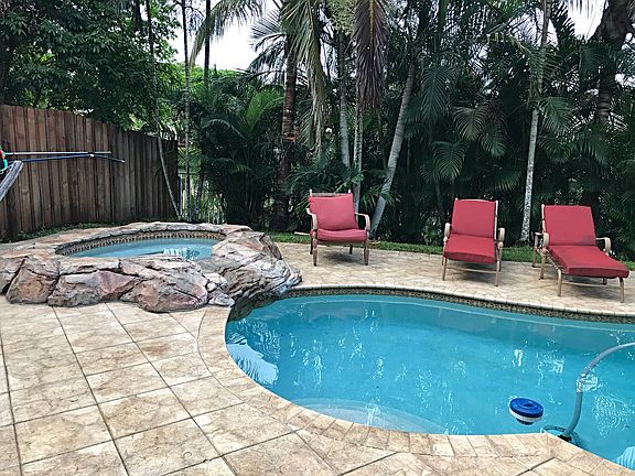 5th image of 1030 NW 108th Ave