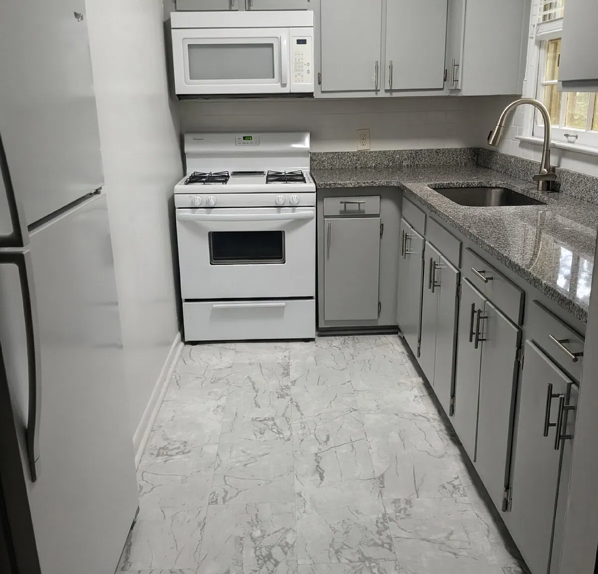 1 bed, 1.0 bath, $1,295 — Photo 3