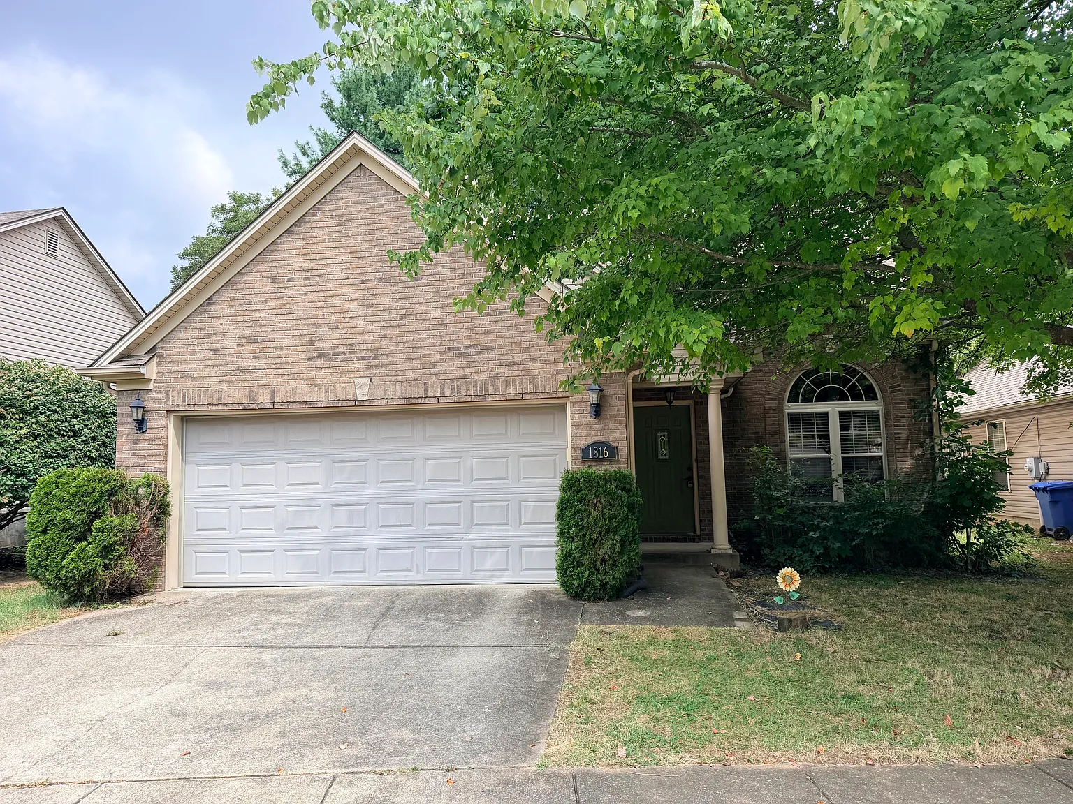 4 bed, 1798 sqft, $2,450 — Photo 3