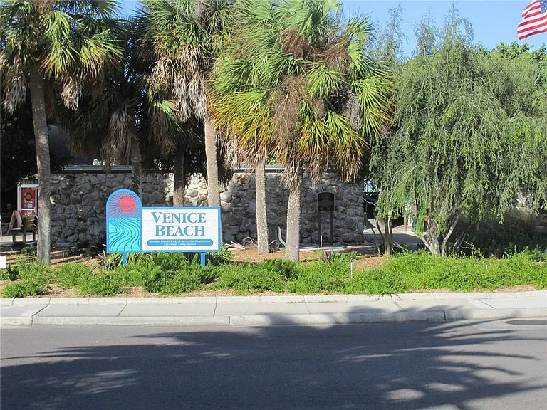 505 Granada Ave — Photo 23