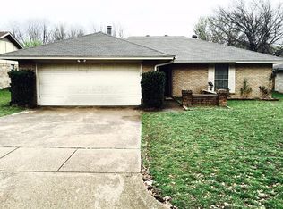 3404 Meadowmoor St, Fort Worth, TX 76133