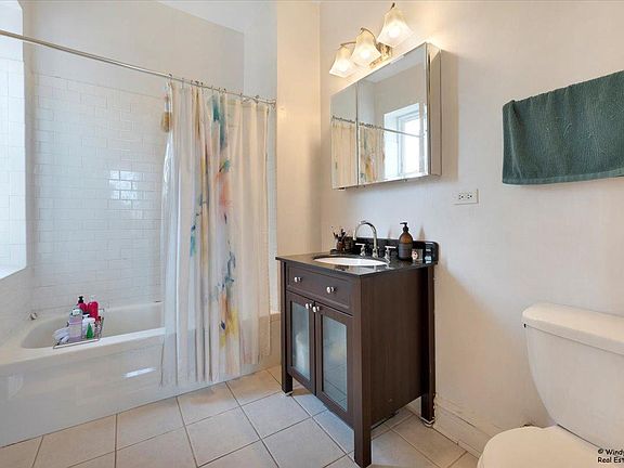 5th image of 1934 W Cortland St APT 3F