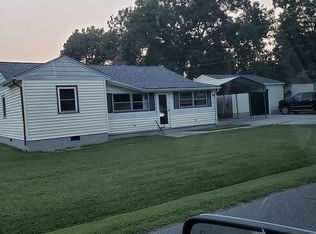207 Snowberry Ln, Chesapeake, VA 23320