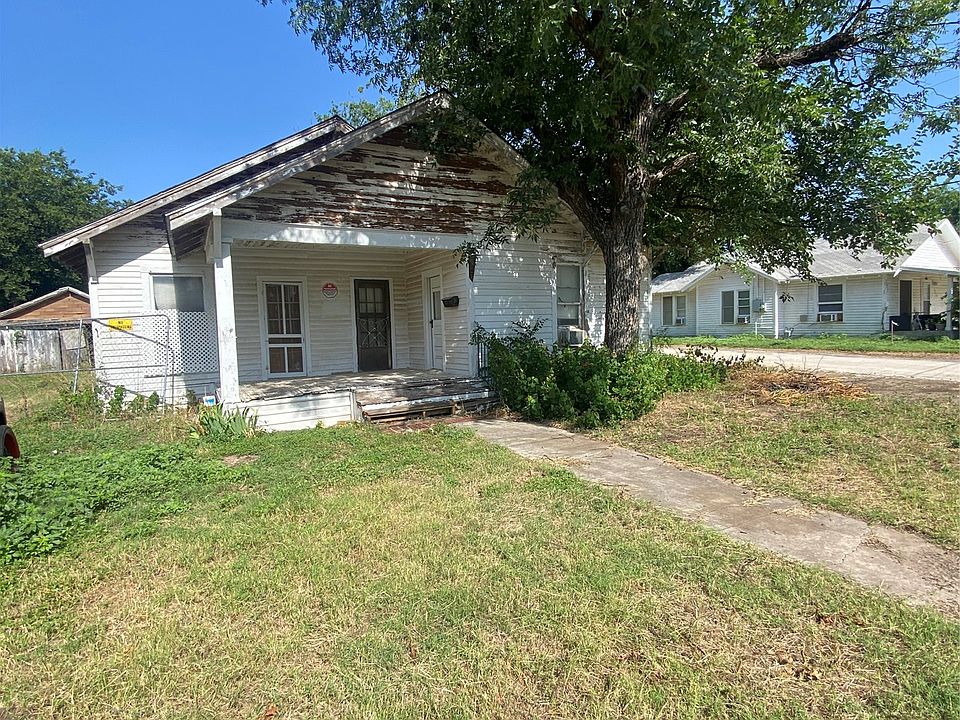 1st image of 402 S Nueces St