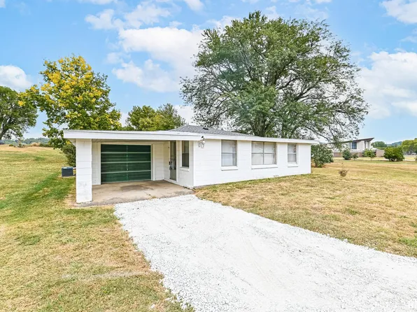 1074 Spring Bay Rd, East Peoria, IL 61611