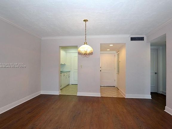 4th image of 1205 Mariposa Ave APT 411