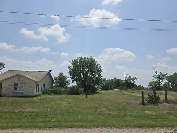 5th image of 14011 N FM 81