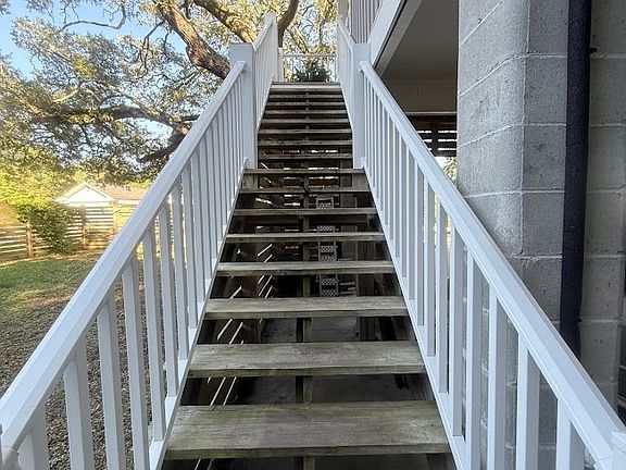 5th image of 406 Caverly Ln