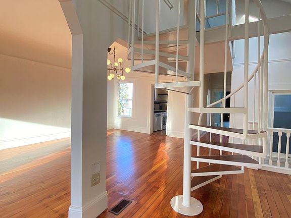 2nd image of 356 Texas St