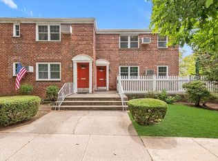 229-02 Kingsbury Ave #B, Oakland Gardens, NY 11364