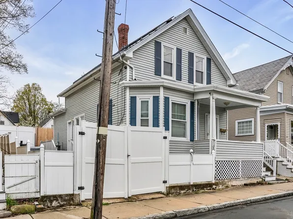 42 D St, Lowell, MA 01851