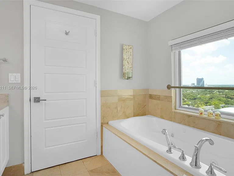 3400 SW 27th Ave #1904 — Photo 10