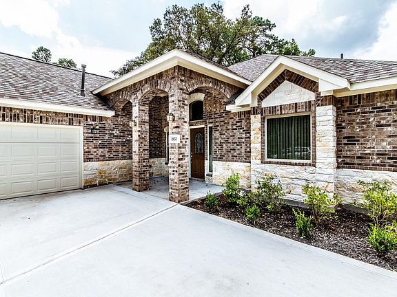 5th image of 1832 Green Briar Dr