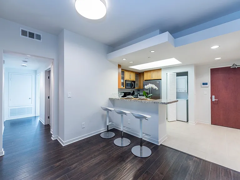 10599 Wilshire Blvd — Photo 1