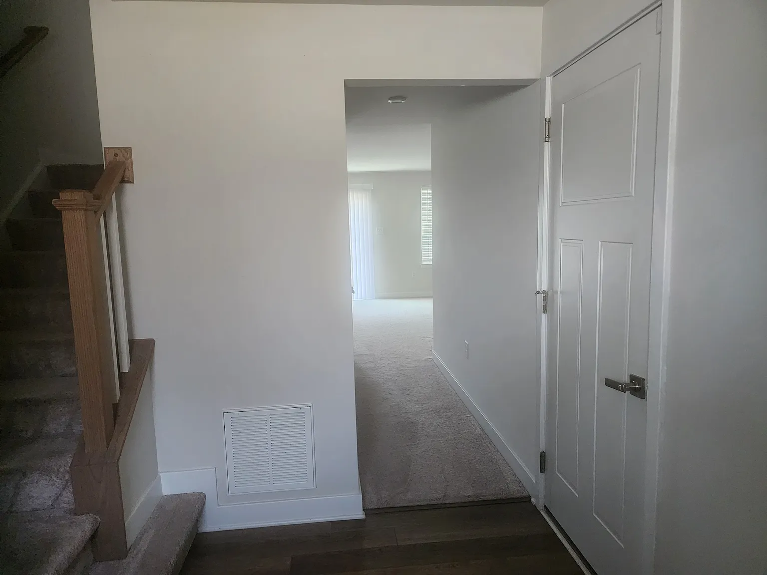 3 bed, 2.5 bath, 1960 sqft, $2,700 — Photo 2