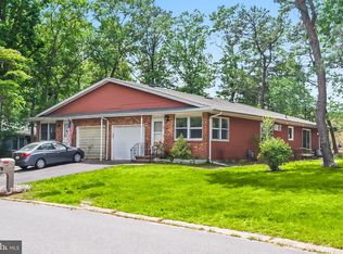 6 Magnolia Rd, Stafford Twp, NJ 08050