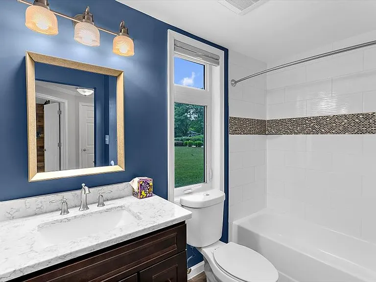 1134 Lake Heron Dr #1B — Photo 32