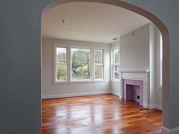 4th image of 4901 Franklin Ave