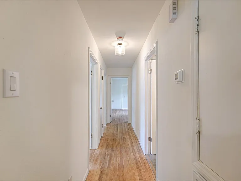 1319 Elm St — Photo 29
