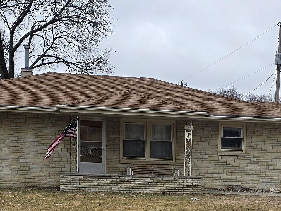 1st image of 208 W Chestnut